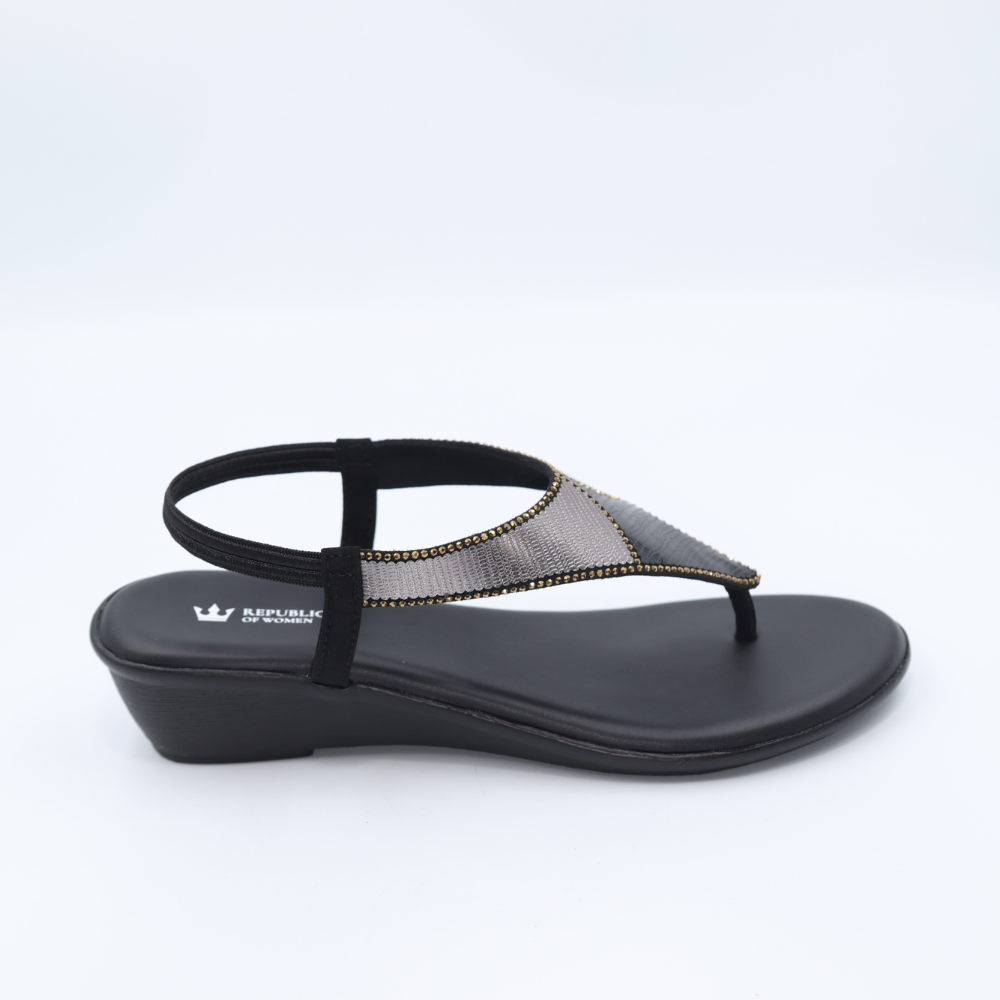 Onyx Charm Sandals